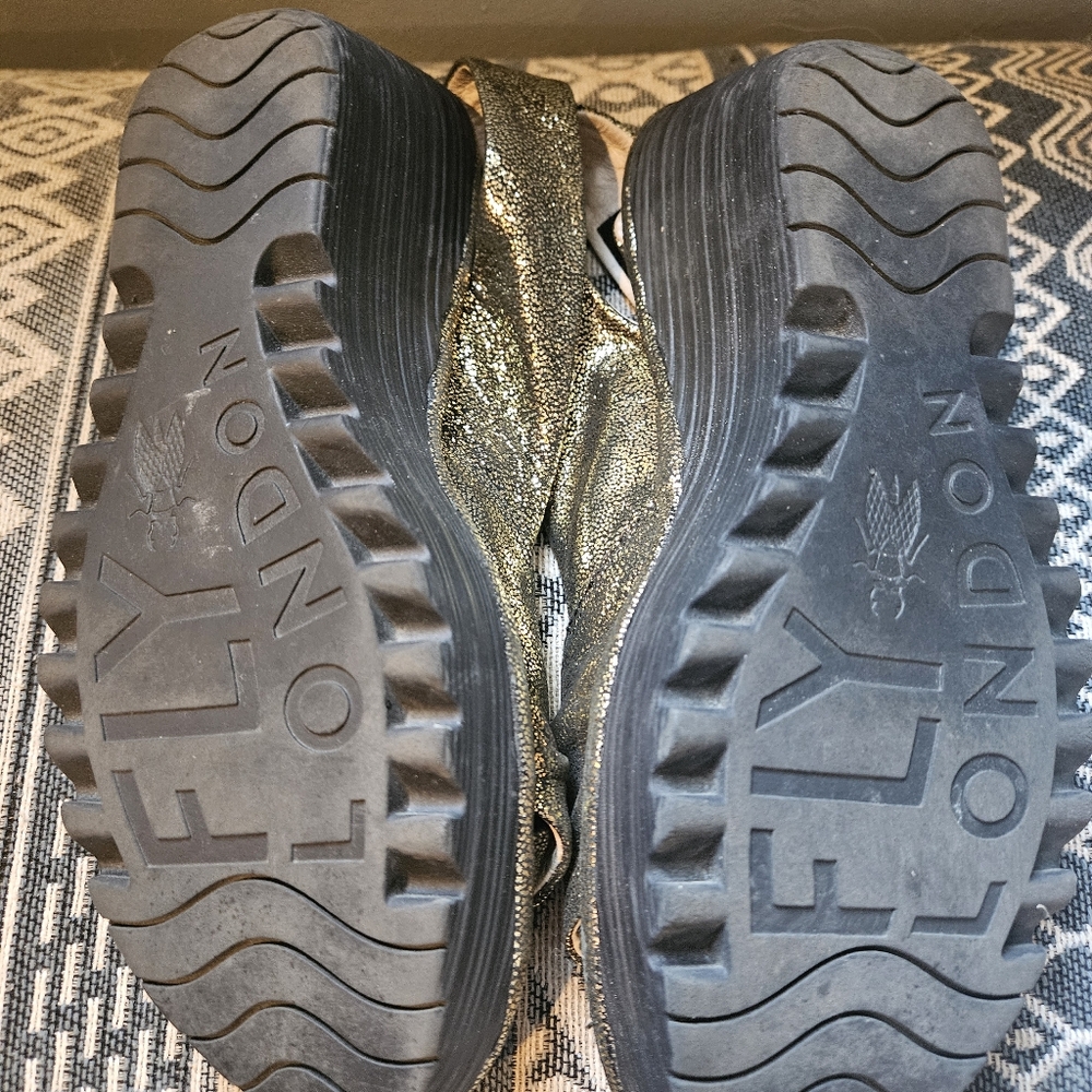 Fly London Yakin Wedge Sandals - Picture 7 of 10